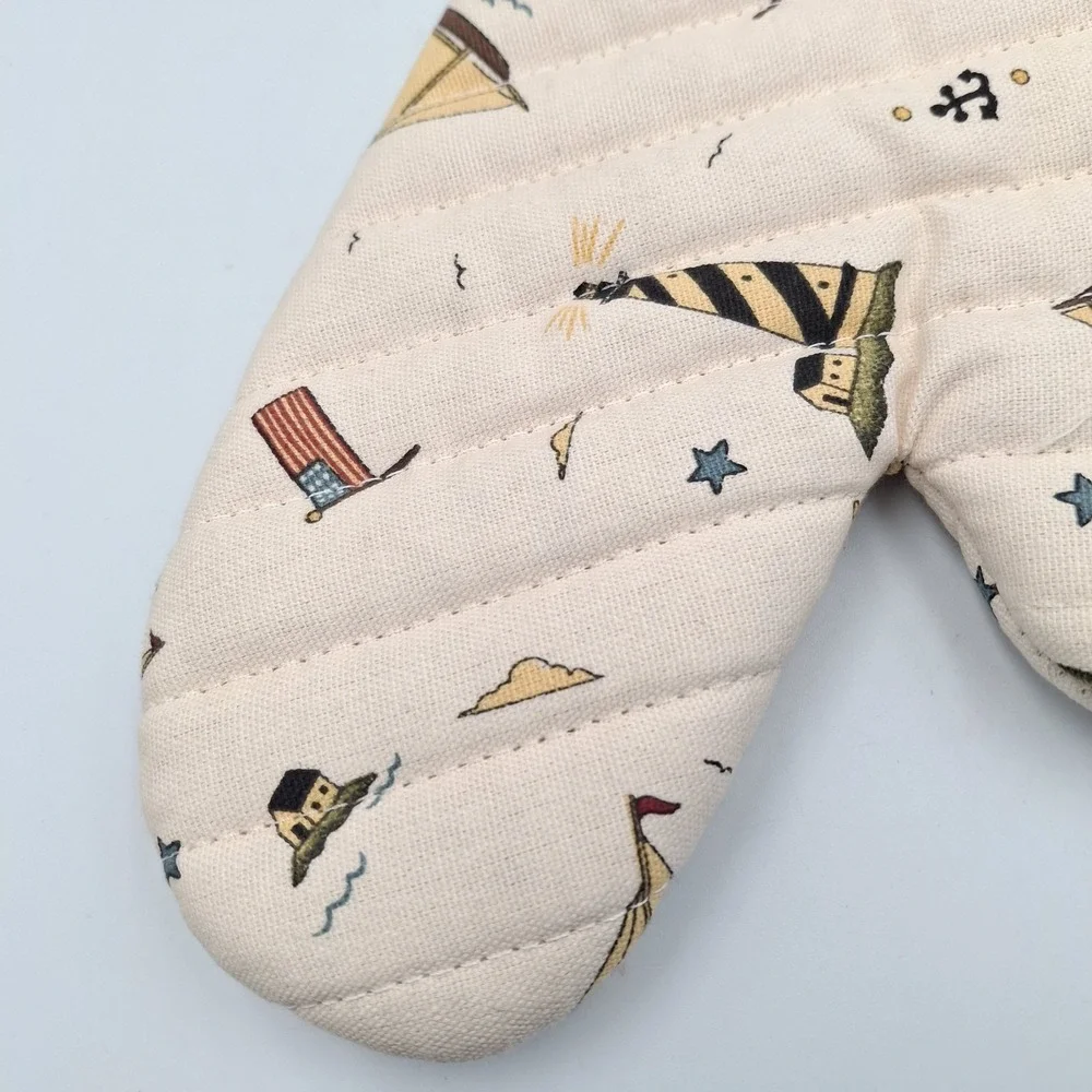 VTG Warren Kimble Coastal Breeze Oven Mitt Nautical Lighthouse Sailboat New WT